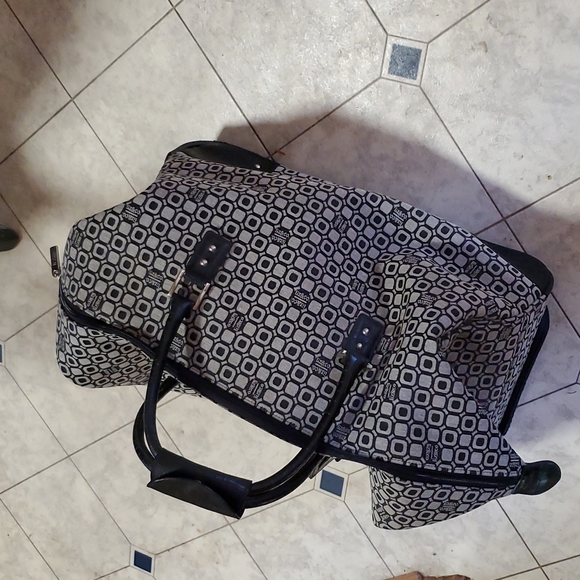 liz & co. Handbags - Liz & Co large duffle/ luggage